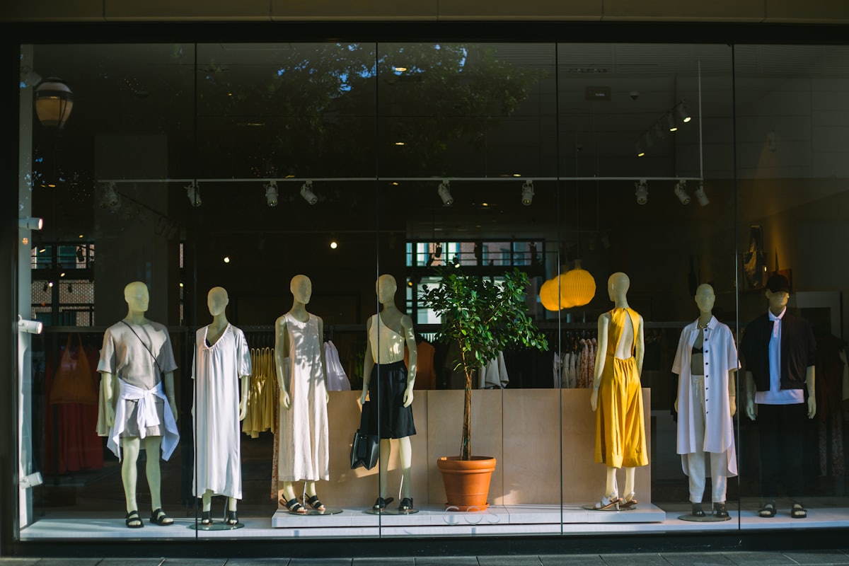 Spațiu comercial cu vitrine